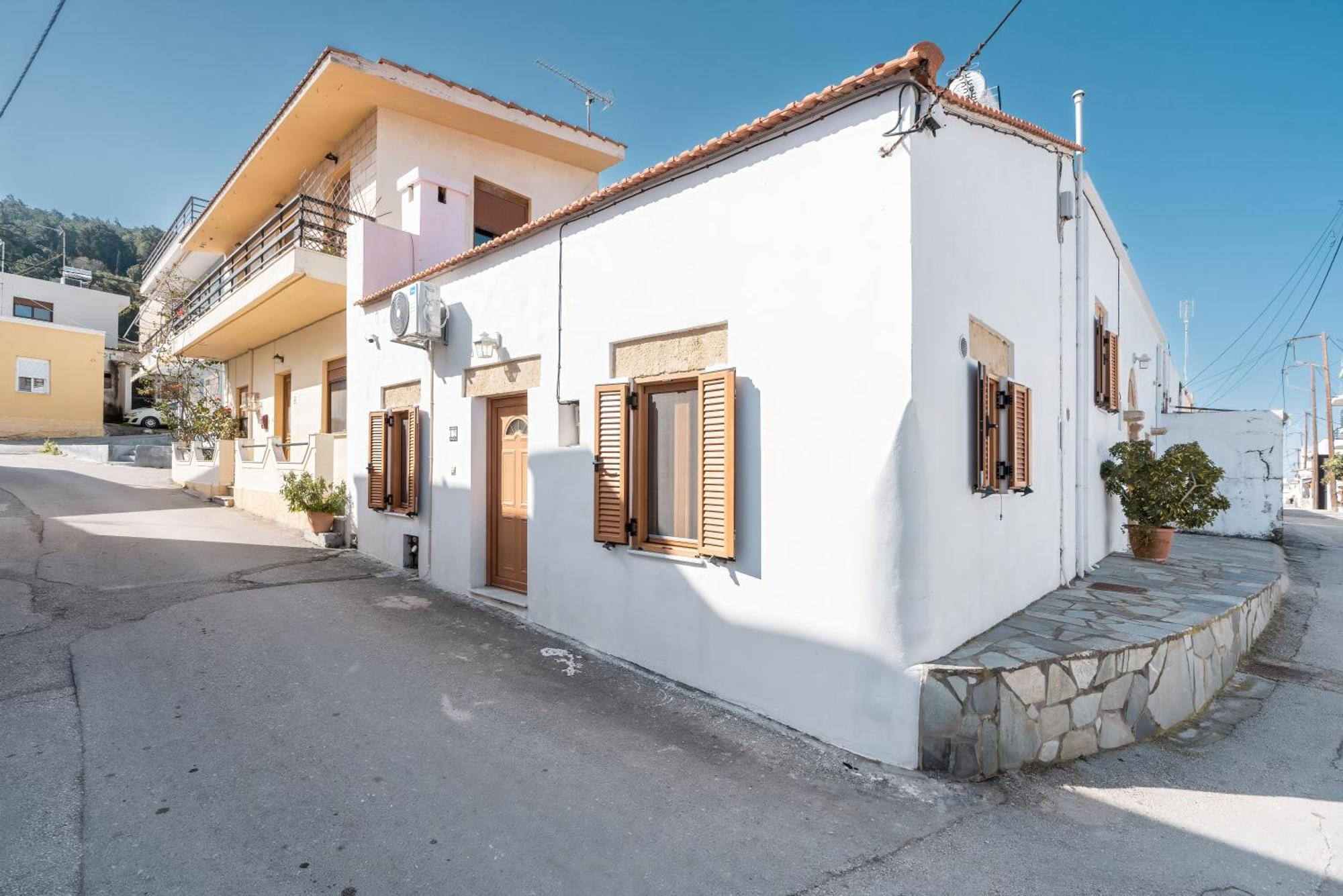 Alicia'S Traditional Home In Paradisi Paradeísion Exterior foto